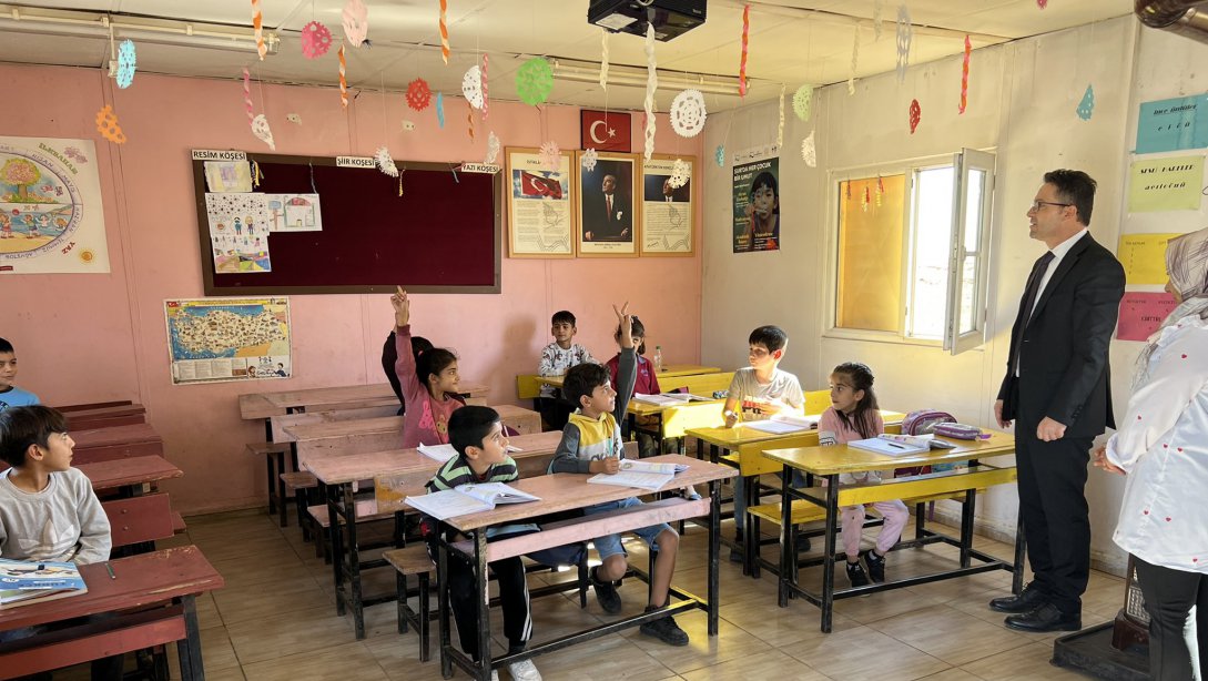 Aksalkım Halıdan Mezrası Birleştirilmiş Sınıflı İlkokulumuzu Ziyaret