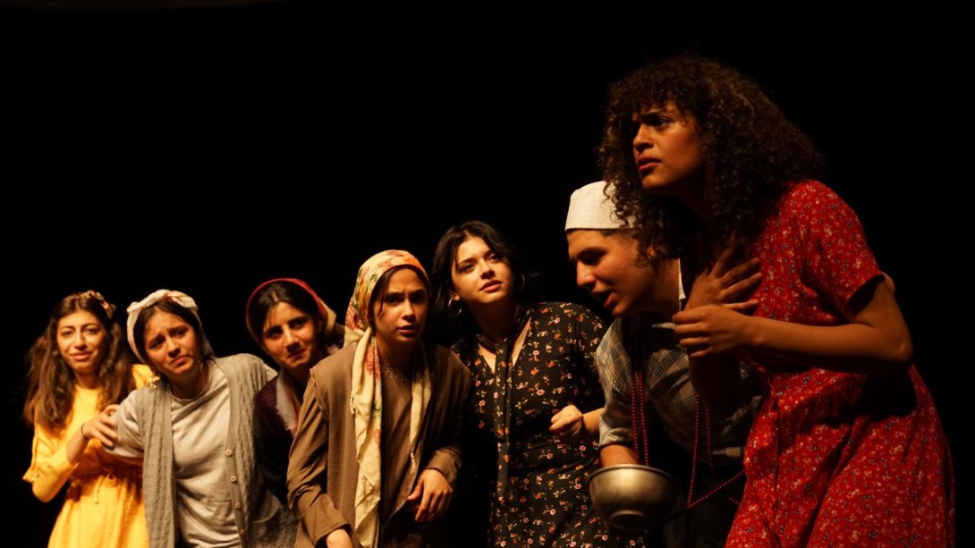 Alparslan Anadolu Lisesi Tiyatro Gösterimi 